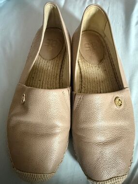 Michael Kira Women’s Neutral Tan Leather Slip-On Espadrilles. Size 8.5